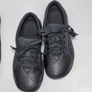 Keen Shoes Women Excellent Black Size Six 6W